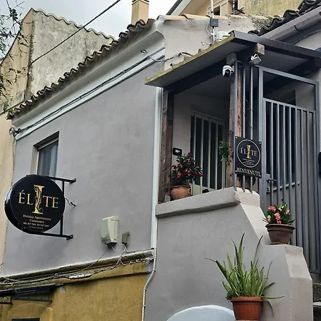 Elite *